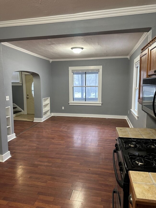 Building Photo - Charming Completely Remodeled Home!