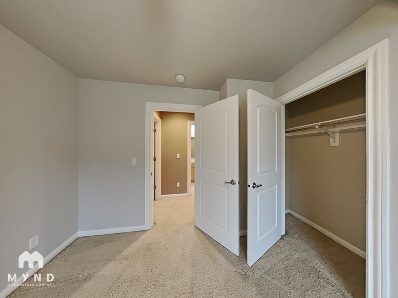 Building Photo - 501 NW 150th Cir