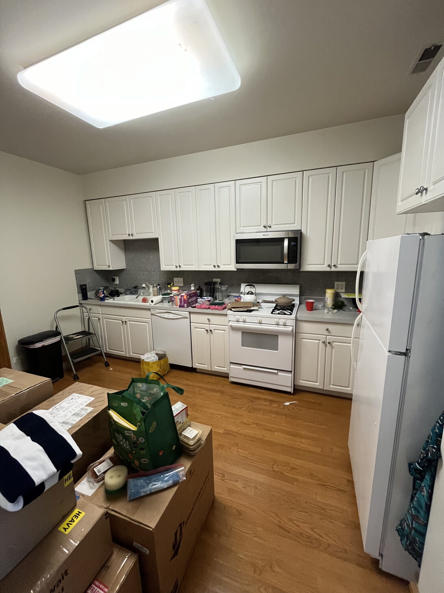 Building Photo - 1162 W Grand Ave