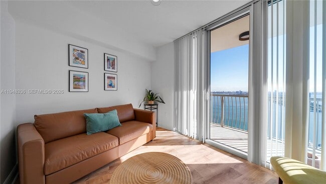 Building Photo - 1750 N Bayshore Dr