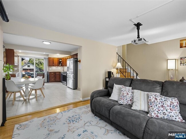 Building Photo - 197 Fairview Ave