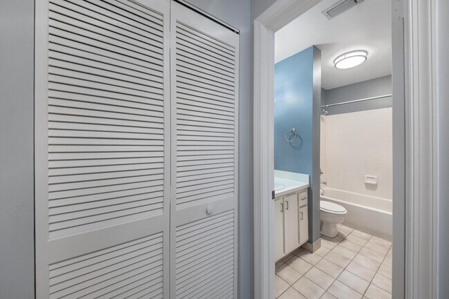 Building Photo - 2508 NW 99th Ave