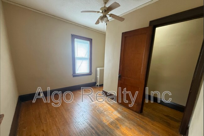 Building Photo - 2646 Dupont Ave N