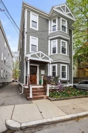 Primary Photo - 127 Chestnut St