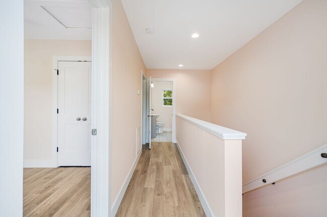 Building Photo - Elevated Eco-Friendly 2-Bedroom Home in Sw...