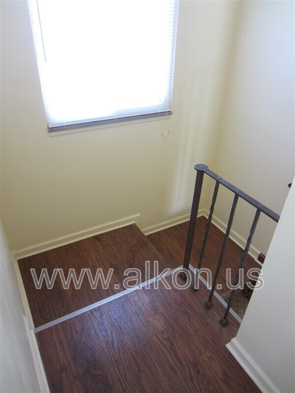 Building Photo - 621 Brierly Ln