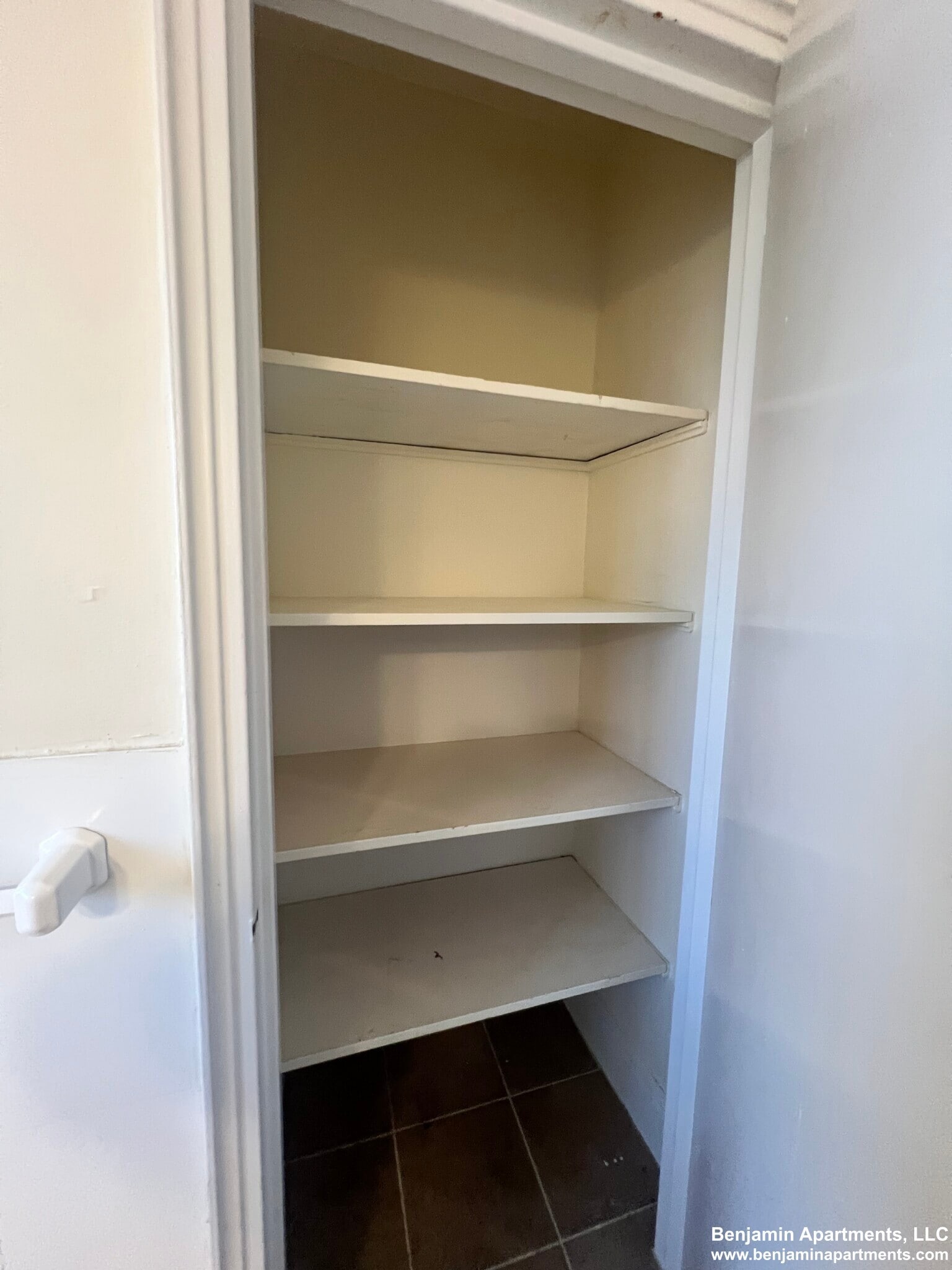 Building Photo - 512 Belmont St