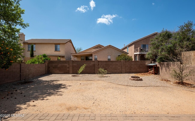 Building Photo - 27 W Camino Rancho Quito