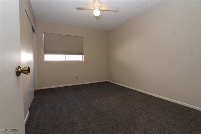 Building Photo - 6605 Vicuna Dr