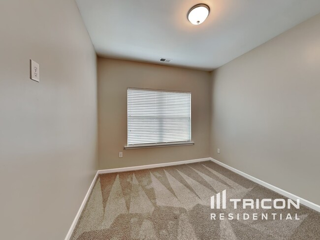 Building Photo - 5701 Pahaska Ct