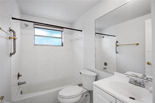 Building Photo - 408 60th Ave Dr W