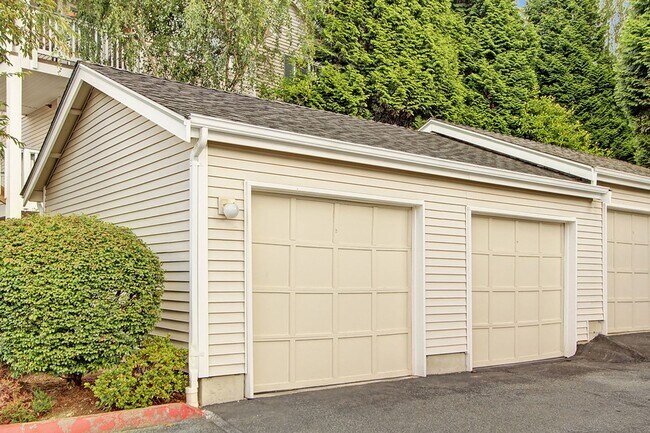 Building Photo - 2Bd/1.75Ba Bothell Condo
