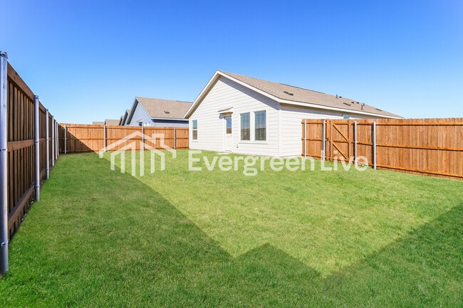 Building Photo - 245 Sycamore Pl