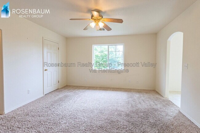 Building Photo - 5184 N Desert Ln