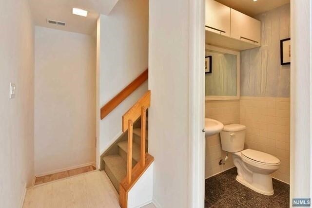 Building Photo - 798 Spinnaker Ct