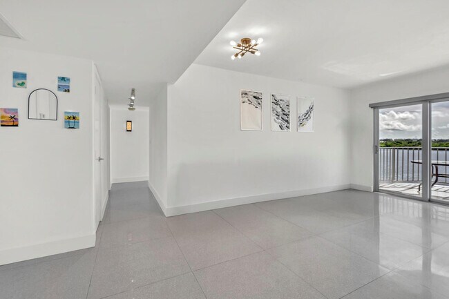 Building Photo - 11930 N Bayshore Dr