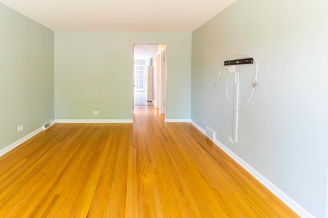 Building Photo - 5218 S Normandy Ave