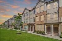 Building Photo - 11 Leahy Dr