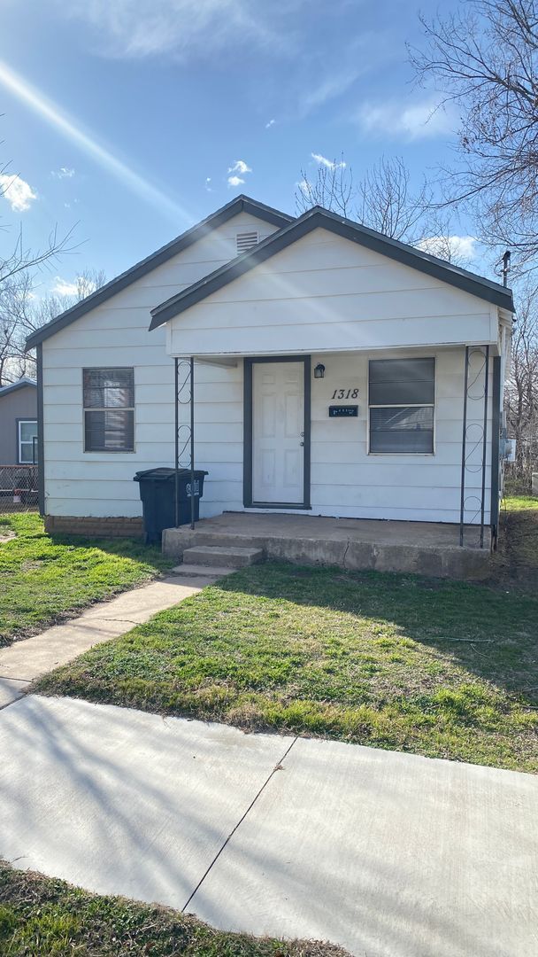 Primary Photo - Affordable and Spacious!