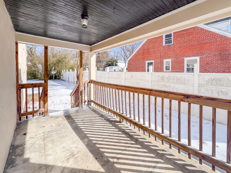 Building Photo - 1113 Evergreen Ave