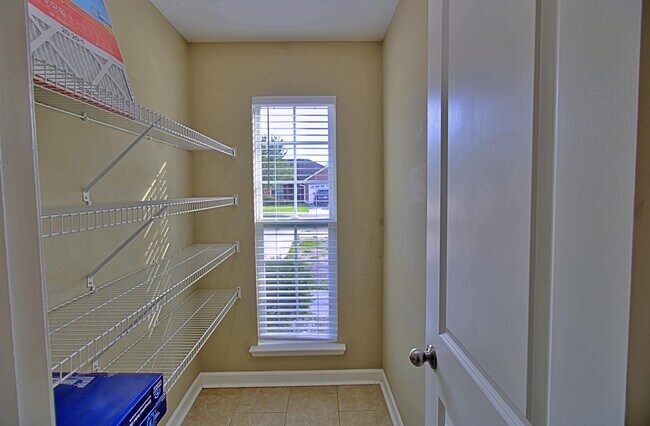 Building Photo - 119 Grandview Dr