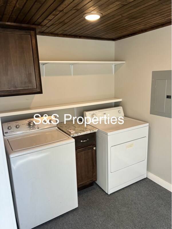 Building Photo - 5326 W 11th Pl