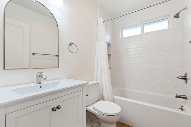 Building Photo - Beautifully redone Spanish duplex in peaceful and centrally-located Hidden Valley!