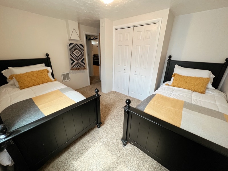 Building Photo - 1144 Sahara St