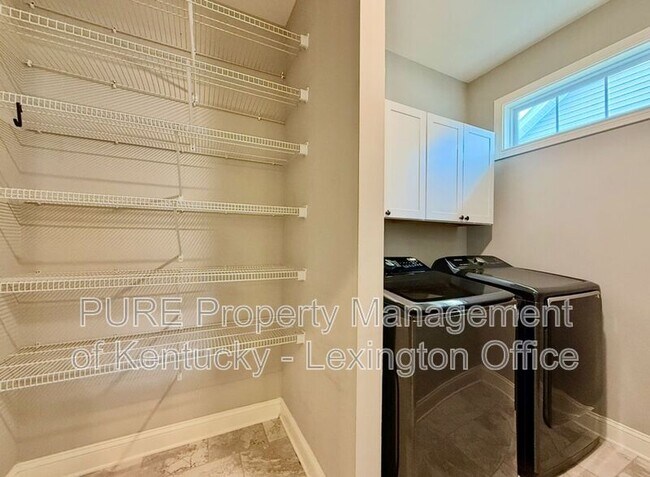 Building Photo - 242 Ikebana Dr