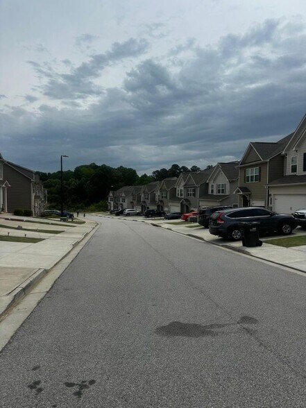 Building Photo - 3618 Acorn Dr