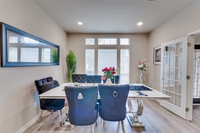 Building Photo - 25806 Palmdale Estate Dr