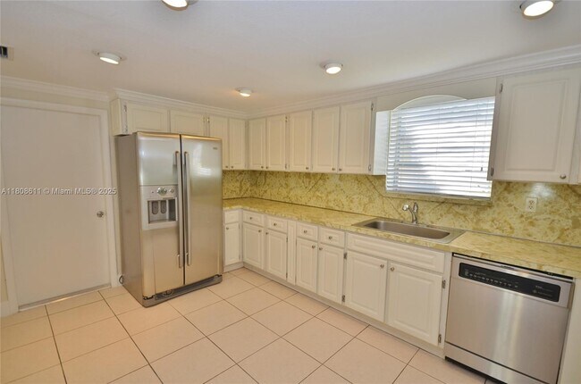 Building Photo - 481 W 55th Pl