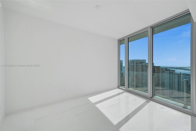 Building Photo - 300 Biscayne Blvd Way