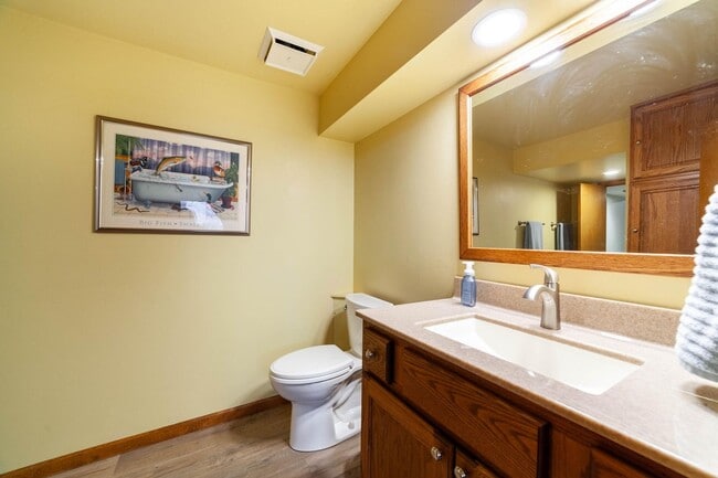 Building Photo - Single Family Home - Available For Rent!