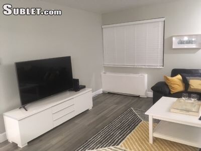 TV in living room - 1260 York St