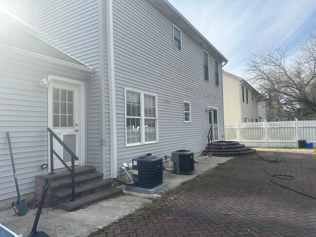 Outside Back - 209 Wilmer St