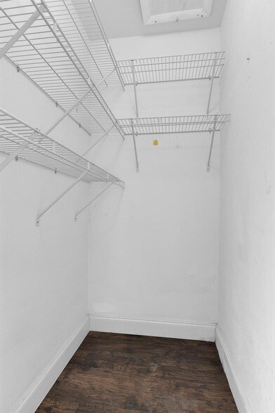 Building Photo - 1821 Montague St