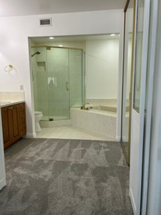 Building Photo - Spacious 4BR Home with Gated Pool, Chef’s Kitchen & 3-Car Garage