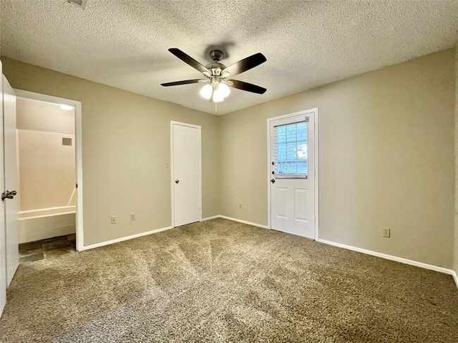 Building Photo - 1231 Dallas Dr