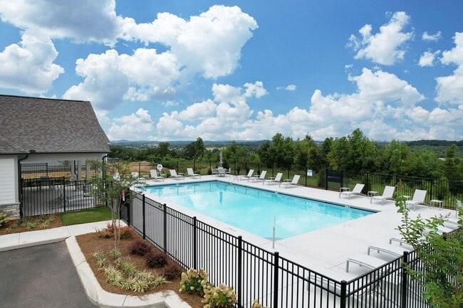 Building Photo - 5010 Highwood Dr