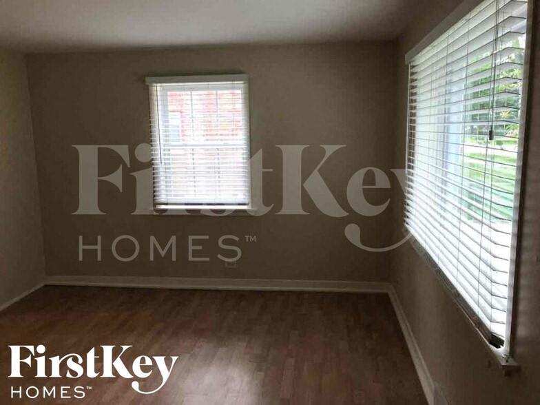 Building Photo - 1114 Jewett St