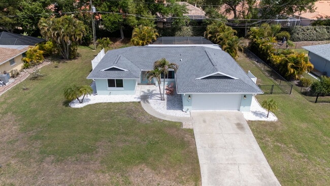 Building Photo - 153 Hourglass Dr