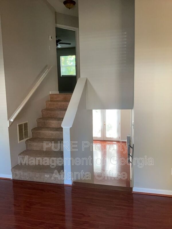 Building Photo - 1916 Cheatham Woods Dr SW