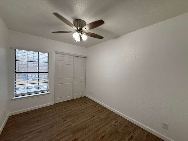 Building Photo - 5747 Hawaiian Sun Dr