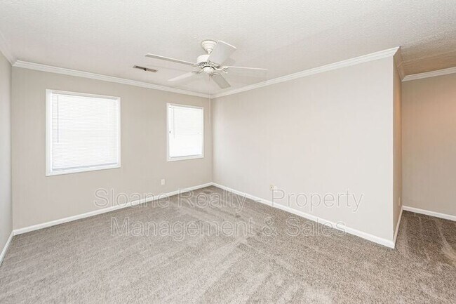 Building Photo - 11 Poets Corner