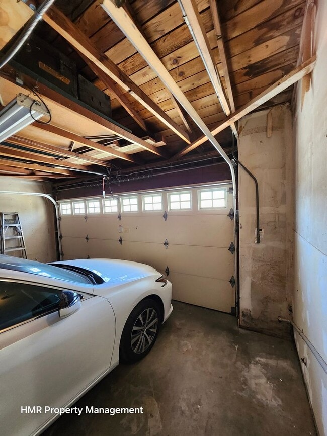 Building Photo - Two story fully remodel home in West Covina..