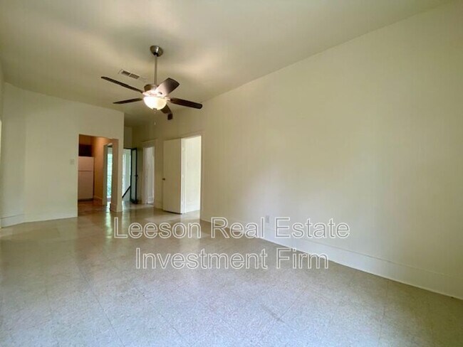 Building Photo - 451 Egan St