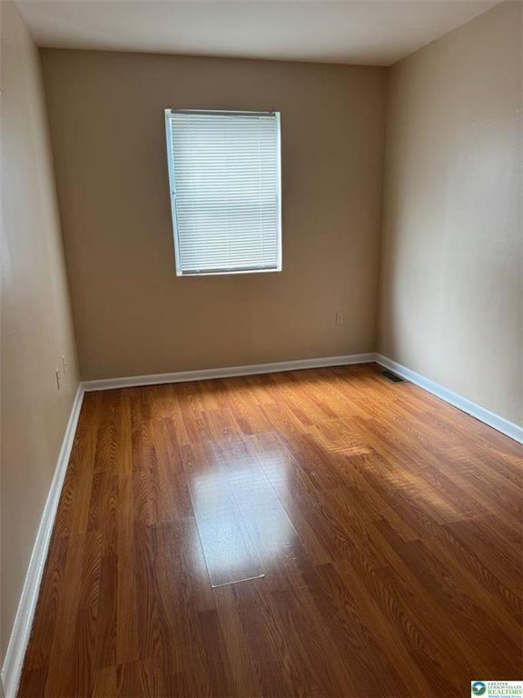 Building Photo - 1538 E 8th St