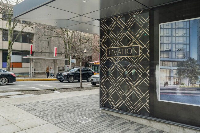 Building Photo - 704 Spring St