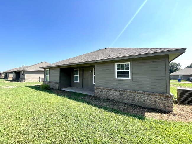 Building Photo - 473763 E 1117 Rd